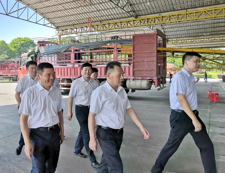 岳陽市委常委、常務副市長李建華一行蒞臨岳陽新宏調研指導